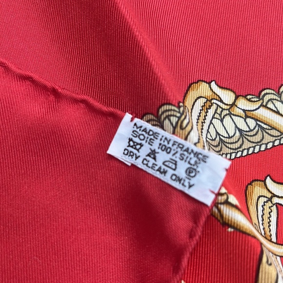 Hermès Scarf NWOT (Vintage, Never Worn) - Picture 5 of 10